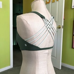 Lululemon free to be wild sports bra
